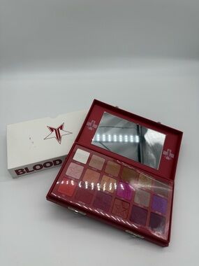 Jeffree Star Eyeshadow Palette in Red, Pink & Purple Tones